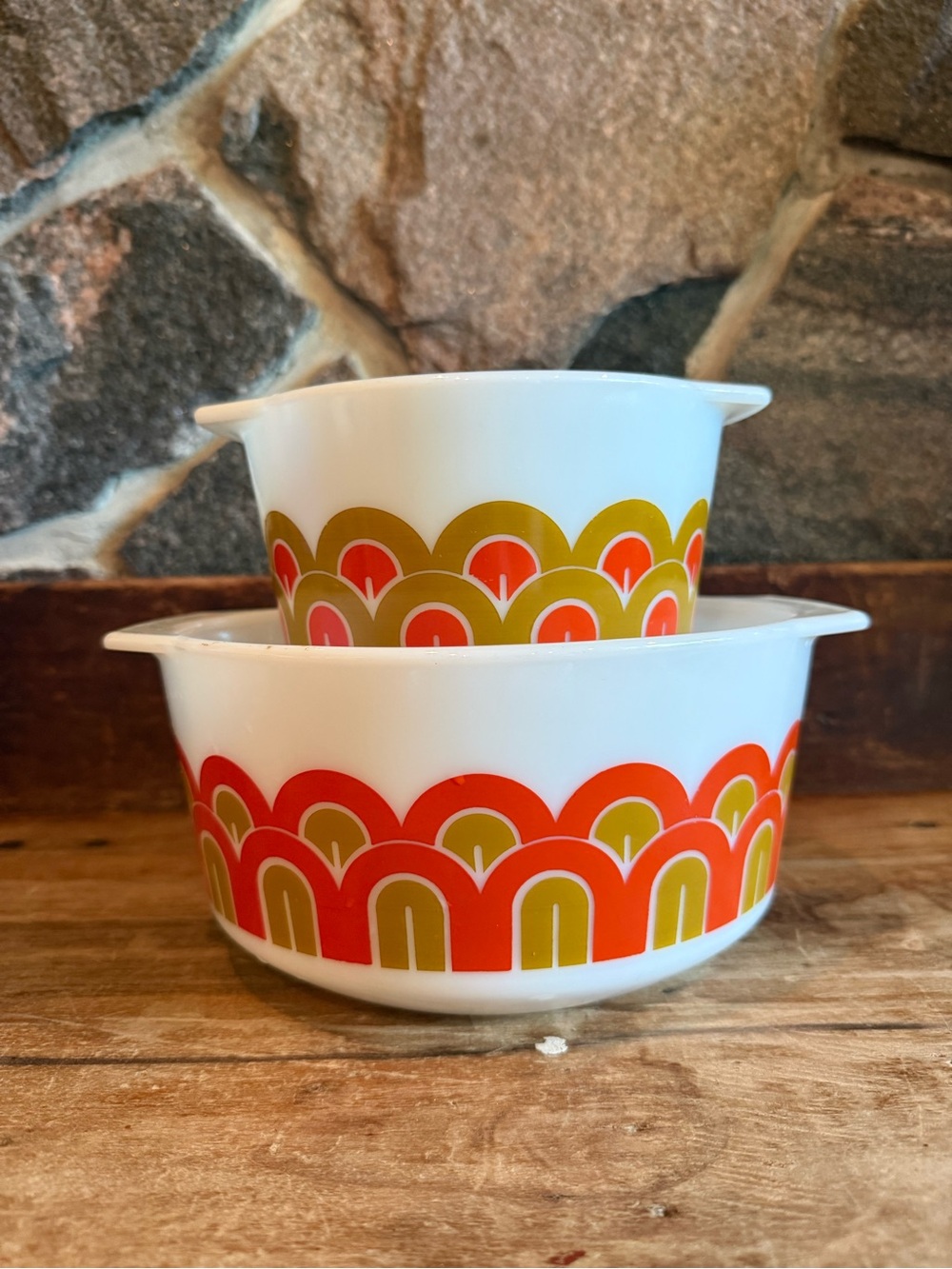 Vintage Pyrex Fish Scales or Arches Cinderella Bowl Set – 2 Pieces 343 344